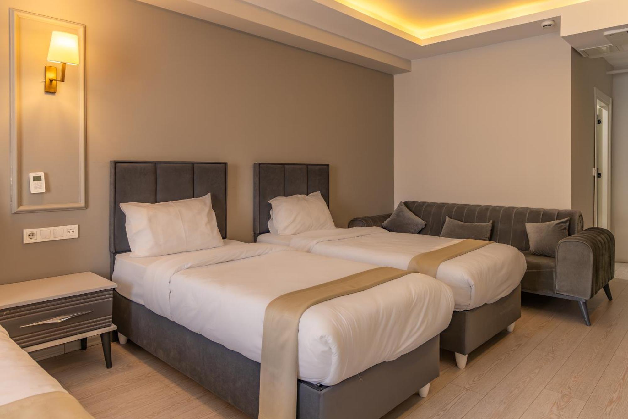 Deluxe Quadruple Room