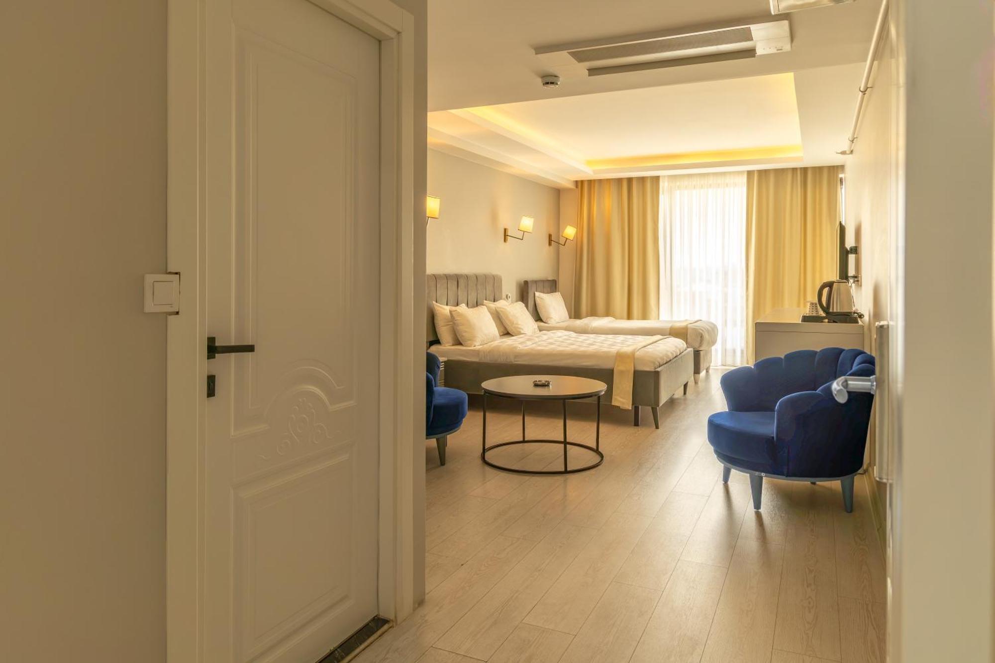 Deluxe Triple Room